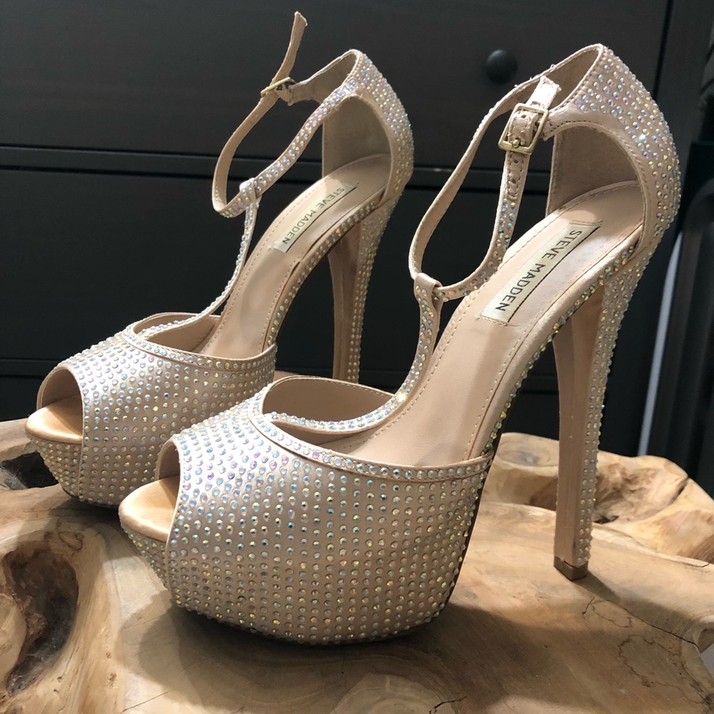 Steve Madden rhinestuds T strap Platform sold out!
